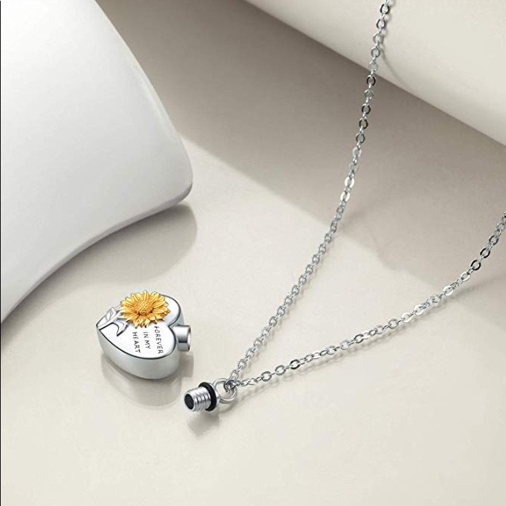 Urn Necklaces for Ashes in My Heart Flower Pendant Memory Locket Necklace - Picture 4 of 5